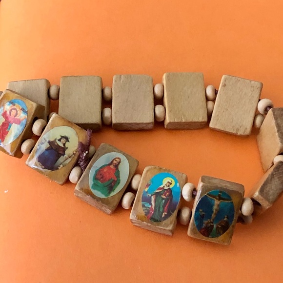 Christian wood, bead, stretch bracelet. Catholic - Picture 1 of 3